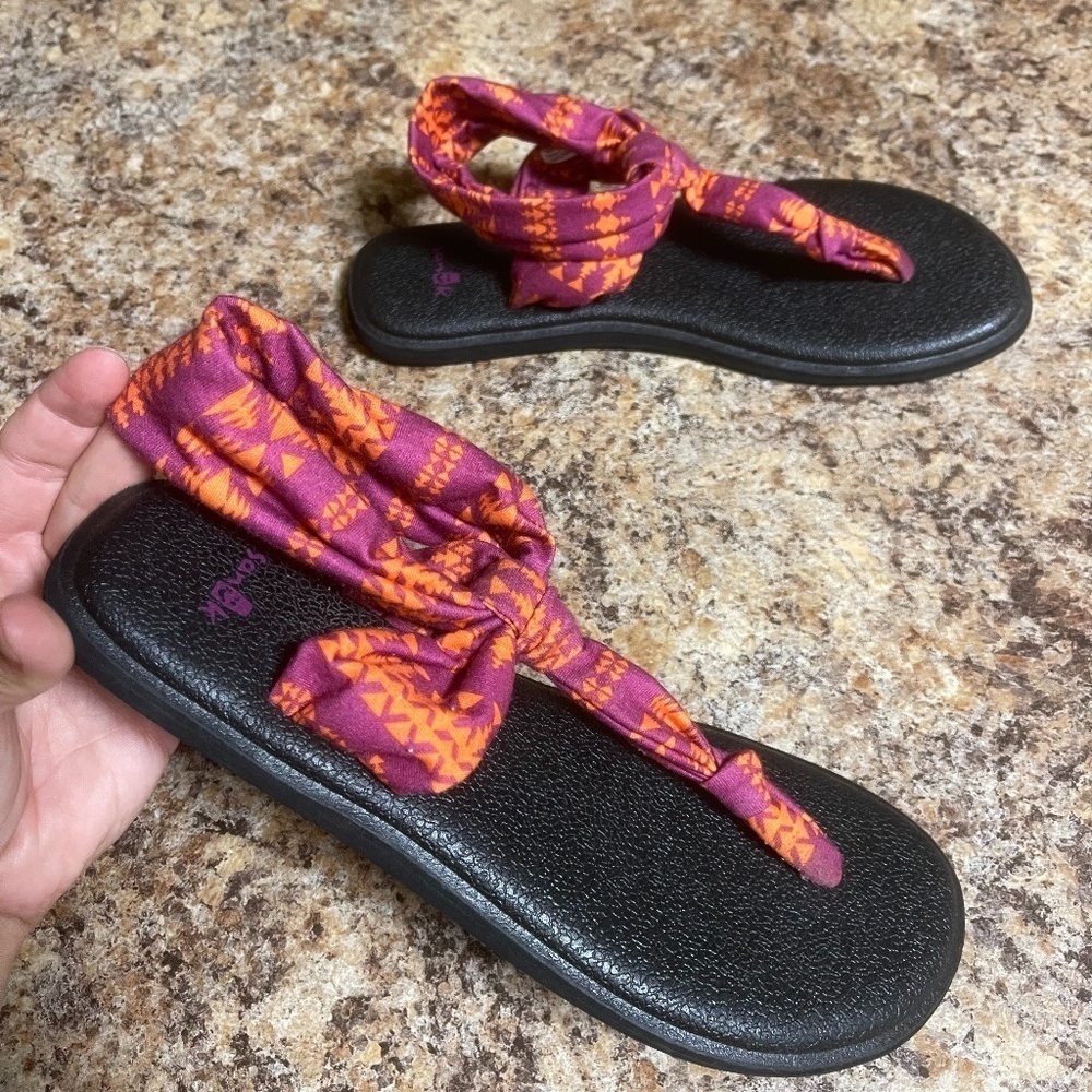 ! Sanuk Pink Yoga Ella Print Sandals Women Size 6